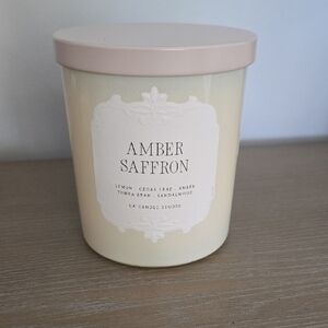 Viral Amber Saffron Scented Candle
